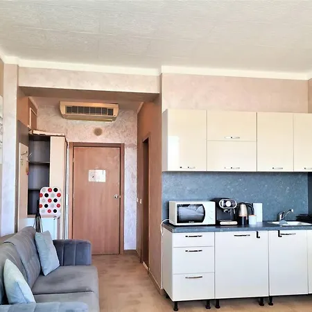 Sea View Flat Апартамент *